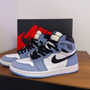 Men’s size 7.5 Jordon 1 retro high UNC blue 🔵